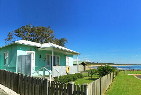 Aurora Beachfront Cottage - Accommodation Port Macquarie 0