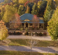 Autumn Beauty - Cottage 4 - Accommodation Port Macquarie