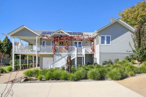 Autumn Home - Our Place At Bright - Accommodation Port Macquarie 0