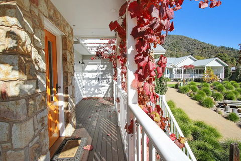 Autumn Home - Our Place At Bright - Accommodation Port Macquarie 1