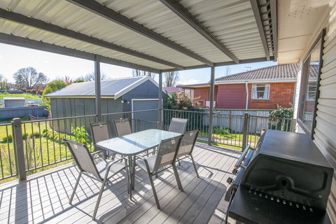 Autumn St - Trendy East Orange - Near CBD - Accommodation Port Macquarie 3