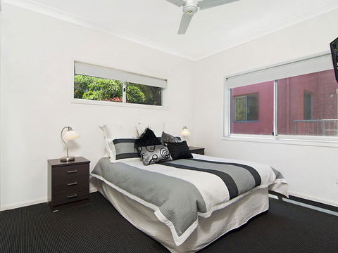 Avalon 3 - Views To Die For - Across The Road From Convent Beach - Accommodation Port Macquarie 1