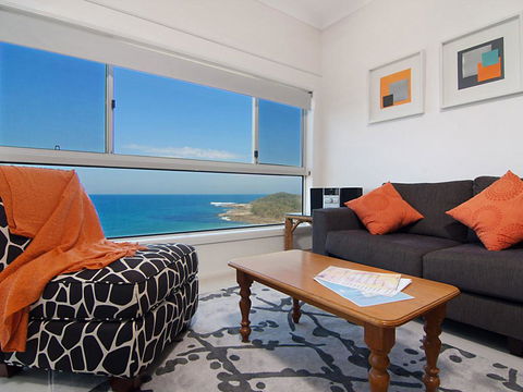 Avalon 3 - Views To Die For - Across The Road From Convent Beach - Accommodation Port Macquarie 2