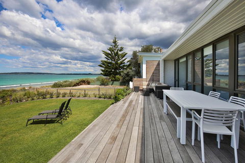 Azure Absolute Beachfront - Pet Friendly - Accommodation Port Macquarie 0
