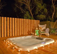 Azure Beach Retreat - Spa Luxury - Accommodation Port Macquarie