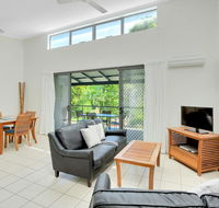 Baden 46 - Rainbow Shores Walk To Beach Top Floor Air conditioned Unit Pools - Accommodation Port Macquarie