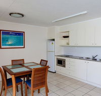 Baden 50 - Rainbow Shores Swimming pool walk to beach tropical surroundings - Accommodation Port Macquarie
