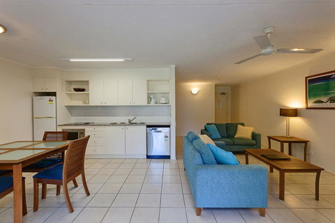 Baden 74 - Rainbow Shores, Top Floor, Air Conditioned Unit, Walk To Beach - Accommodation Port Macquarie 3
