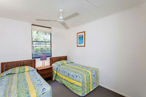 Baden 74 - Rainbow Shores, Top Floor, Air Conditioned Unit, Walk To Beach - Accommodation Port Macquarie 1