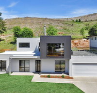 Balcony to Bogong - modern house ten minute stroll to town - Accommodation Port Macquarie