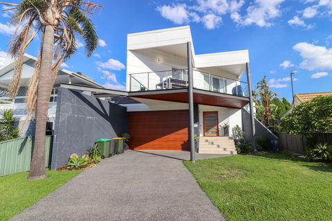 Bali St BeachHouse - Accommodation Port Macquarie 0
