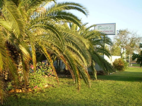 Banjos Overnight And Holiday Units - Accommodation Port Macquarie 0