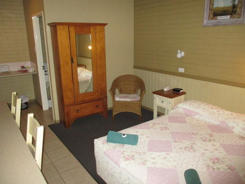 Barcaldine Country Motor Inn - Accommodation Port Macquarie 1