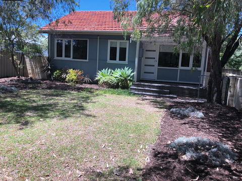 Barefoot Beach Cottage - Busselton - Accommodation Port Macquarie 0