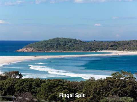 Barefoot' 7/44 Marine Drive - Fabulous Fingal Bay - Accommodation Port Macquarie 0