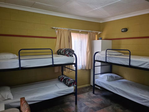 Bateman Bay Holiday Park & Batemans Bay YHA - Accommodation Port Macquarie 2
