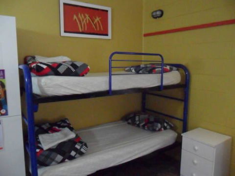 Bateman Bay Holiday Park & Batemans Bay YHA - Accommodation Port Macquarie 3