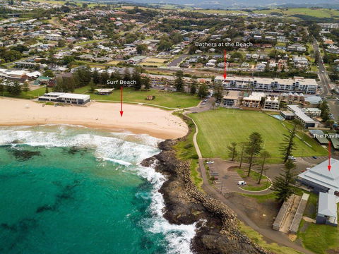 Bathers At The Beach - Across From Surf Beach - Accommodation Port Macquarie 3