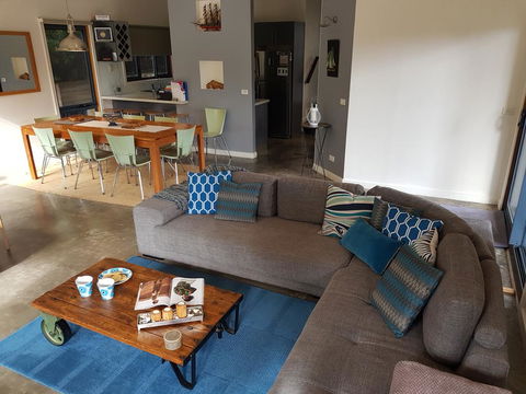 Bay Breeze Holiday Home - Accommodation Port Macquarie 0