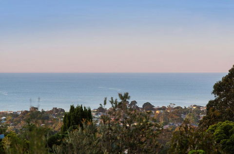 BAY VIEWS ON MANNA - DROMANA - Accommodation Port Macquarie 3