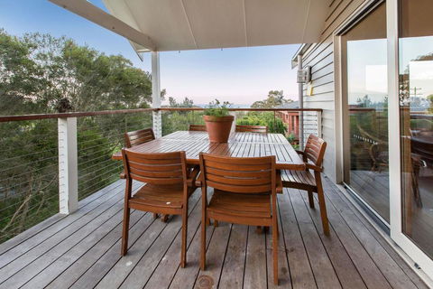 BAY VIEWS ON MANNA - DROMANA - Accommodation Port Macquarie 2