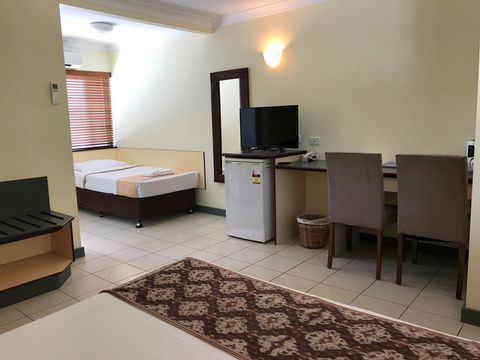 Bay Village Tropical Retreat & Apartments - Accommodation Port Macquarie 2