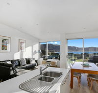 BAY VUE - top floor apartment amazing views - Accommodation Port Macquarie