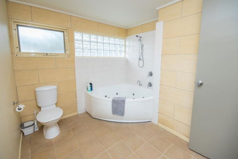 Bayview No 1 - Next To The Beach! - Accommodation Port Macquarie 2