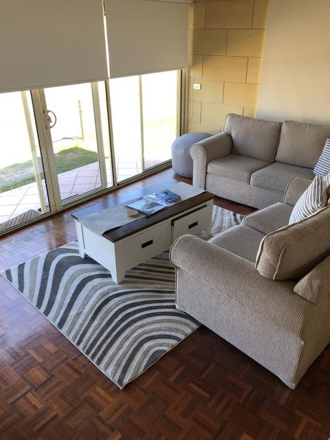 Bayview No 1 - Next To The Beach! - Accommodation Port Macquarie 0