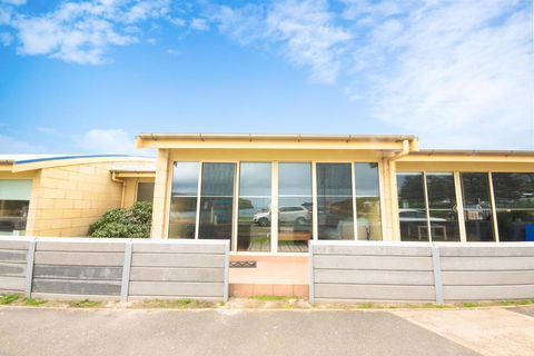 Bayview No 2 - Next To The Beach - Accommodation Port Macquarie 0