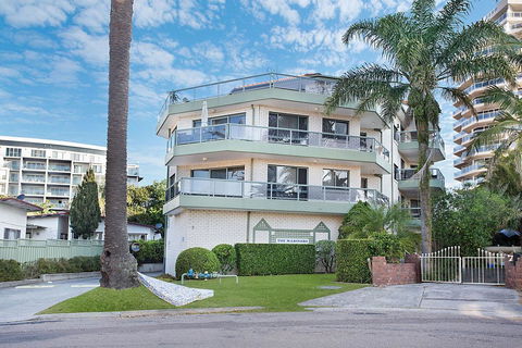 Bayview, Unit 6 - The Entrance, NSW - Accommodation Port Macquarie 0
