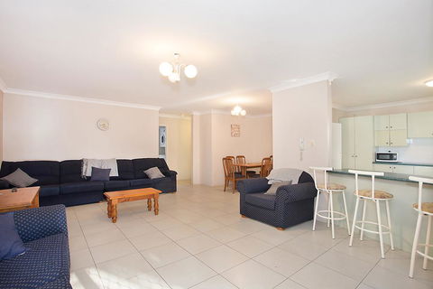 Bayview, Unit 6 - The Entrance, NSW - Accommodation Port Macquarie 2