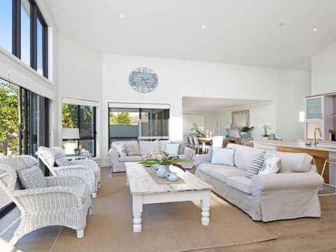 Beach 'Shac' On Parkway - Accommodation Port Macquarie 0