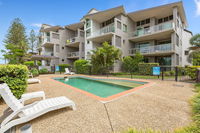 BEACH BLISS LUXURIOUS APARTMENT with POOL