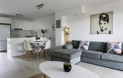 Beach Escape (unit 8 Beach Breakers) - Accommodation Port Macquarie 1