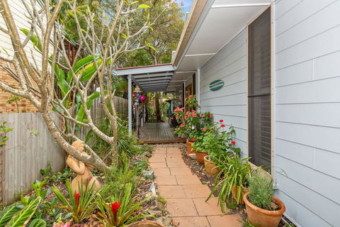 BEACH RETREAT - Accommodation Port Macquarie 0