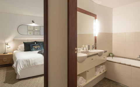 Beach Suites - Accommodation Port Macquarie 1