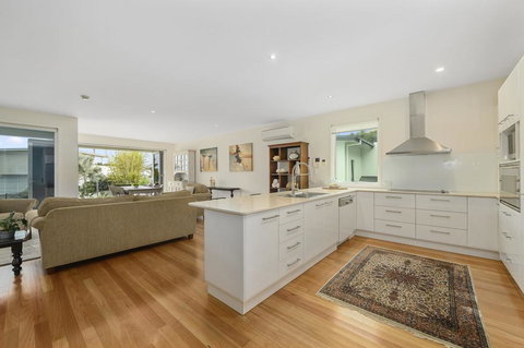 Beachfront By The CC - Family Friendly, Plunge Pool, Steps To The Beach - Accommodation Port Macquarie 3