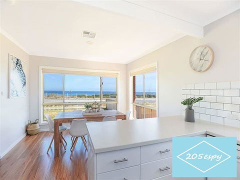 Beachfront Living! - Accommodation Port Macquarie 0