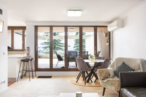 Beachfront Manly Apartment With Parking And Balcony - Accommodation Port Macquarie 0