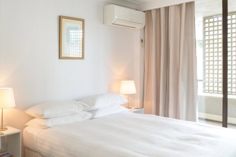 Beachfront Manly Apartment With Parking And Balcony - Accommodation Port Macquarie 1