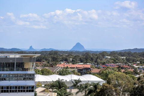 Beachfront Mooloolaba Apartment - Accommodation Port Macquarie 2