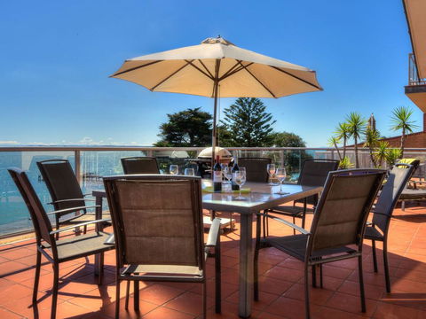 Beachfront Penthouse Cowes - Accommodation Port Macquarie 1