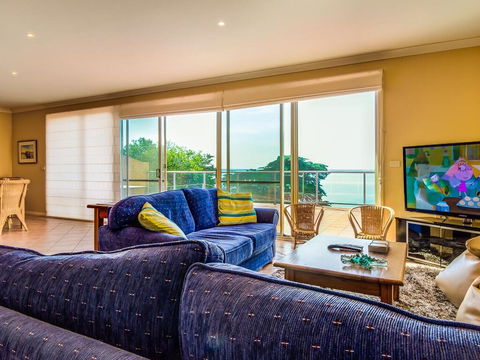 Beachfront Penthouse Cowes - Accommodation Port Macquarie 3