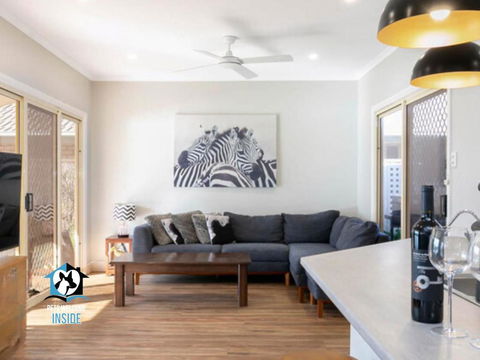 Renovated Beautiful Holiday Home With A Private Beach & Stunning Views! - Accommodation Port Macquarie 3