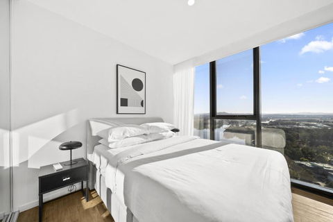 Refined 2-Bed With Luxurious Building Amenities - Accommodation Port Macquarie 3