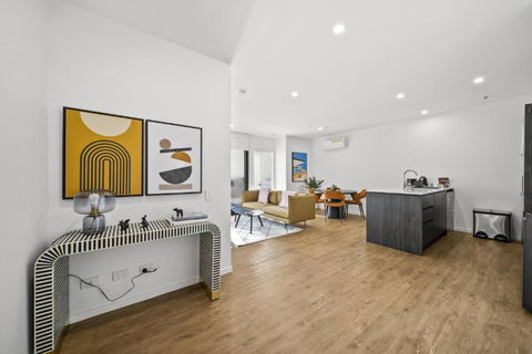 Refined 2-Bed With Luxurious Building Amenities - Accommodation Port Macquarie 1