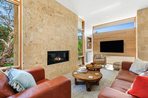 REFRESH At Lonnie - Accommodation Port Macquarie 0