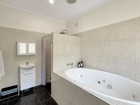 Relax At Gossan - Accommodation Port Macquarie 2