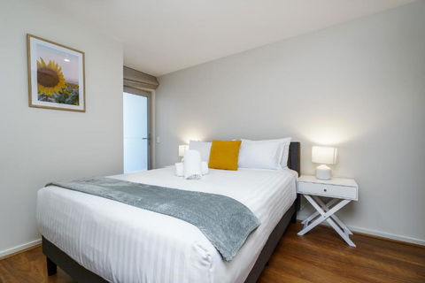 Relaxing 2BR Stay Near South Point Tuggeranong - Accommodation Port Macquarie 1